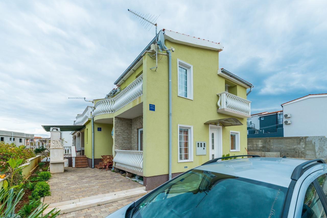 Apartments Mahnet Vir Εξωτερικό φωτογραφία