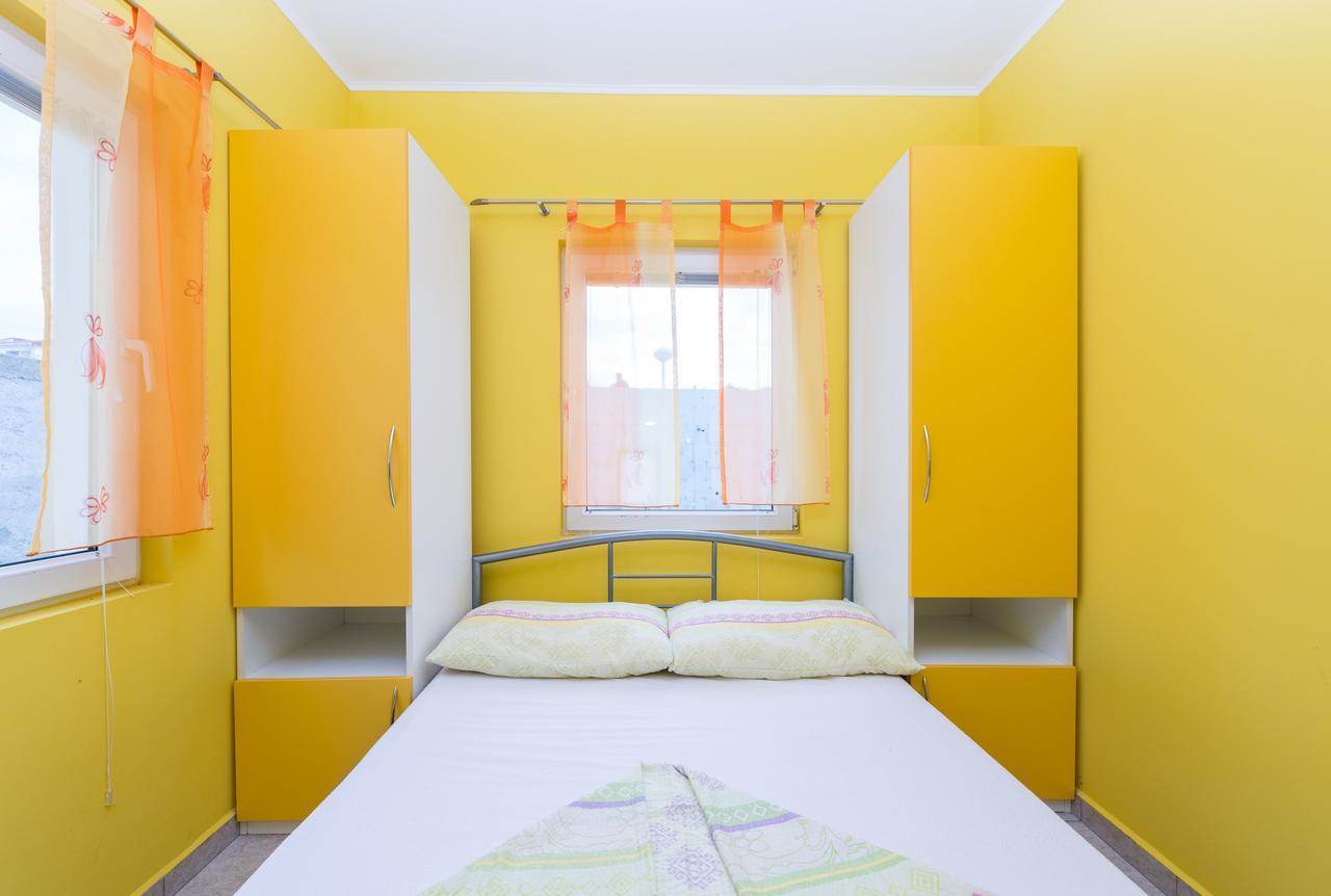 Apartments Mahnet Vir Εξωτερικό φωτογραφία