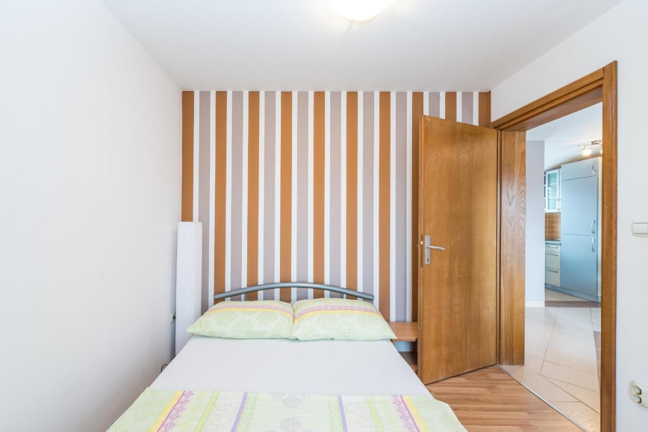 Apartments Mahnet Vir Δωμάτιο φωτογραφία