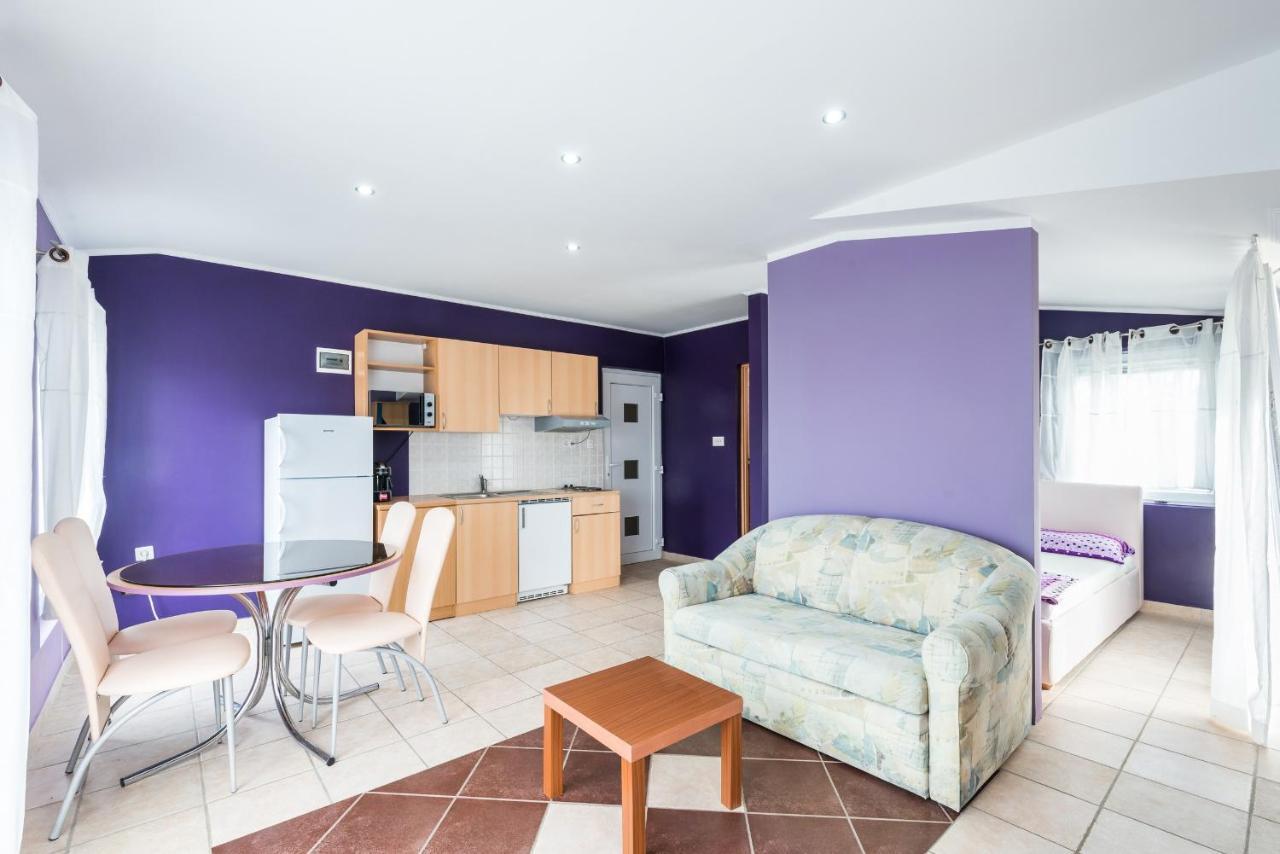 Apartments Mahnet Vir Δωμάτιο φωτογραφία