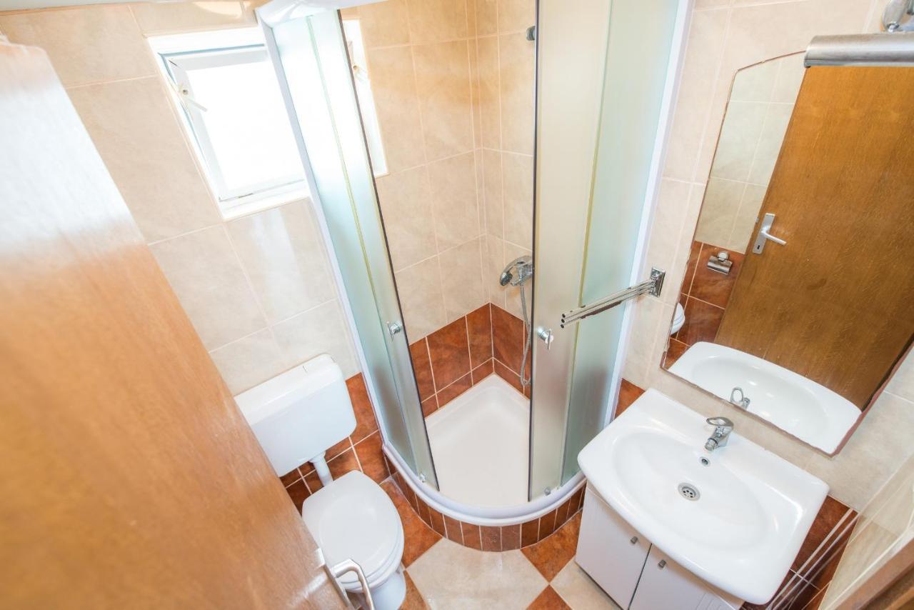 Apartments Mahnet Vir Δωμάτιο φωτογραφία