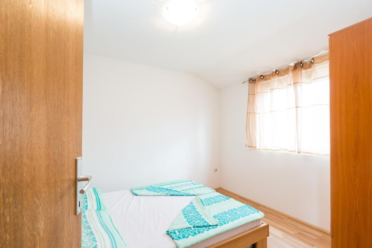 Apartments Mahnet Vir Δωμάτιο φωτογραφία