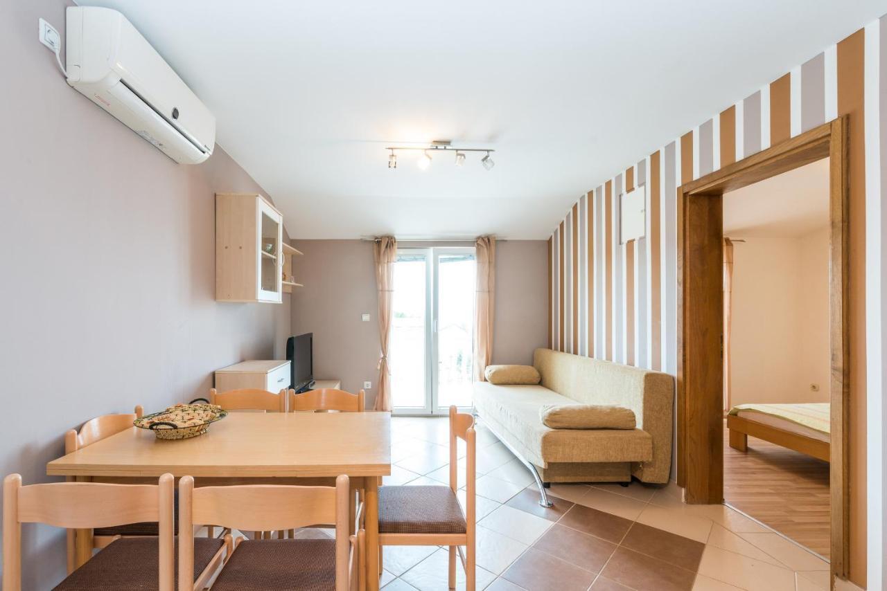 Apartments Mahnet Vir Δωμάτιο φωτογραφία